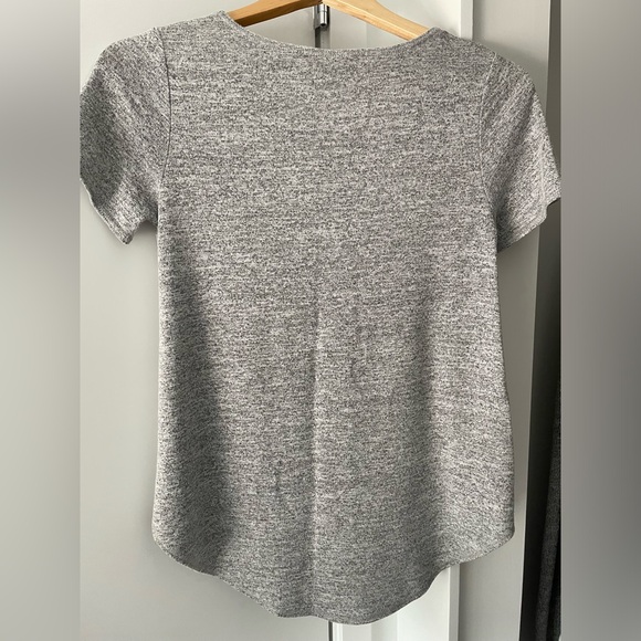 Aritzia Wilfred T shirt gray - Picture 3 of 3
